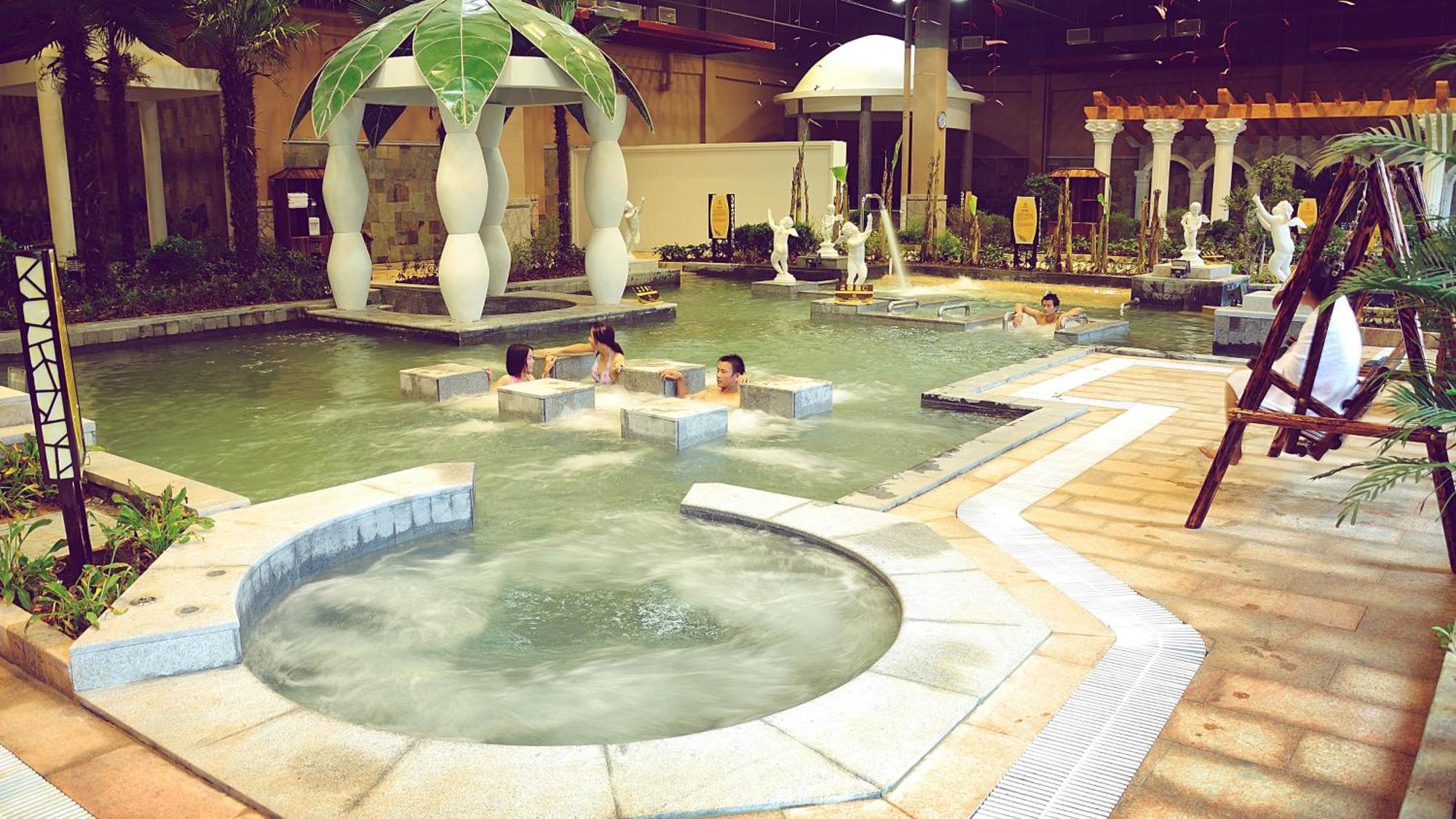 Holiday Inn Resort Chaohu Hot Spring By Ihg Hefei Bagian luar foto