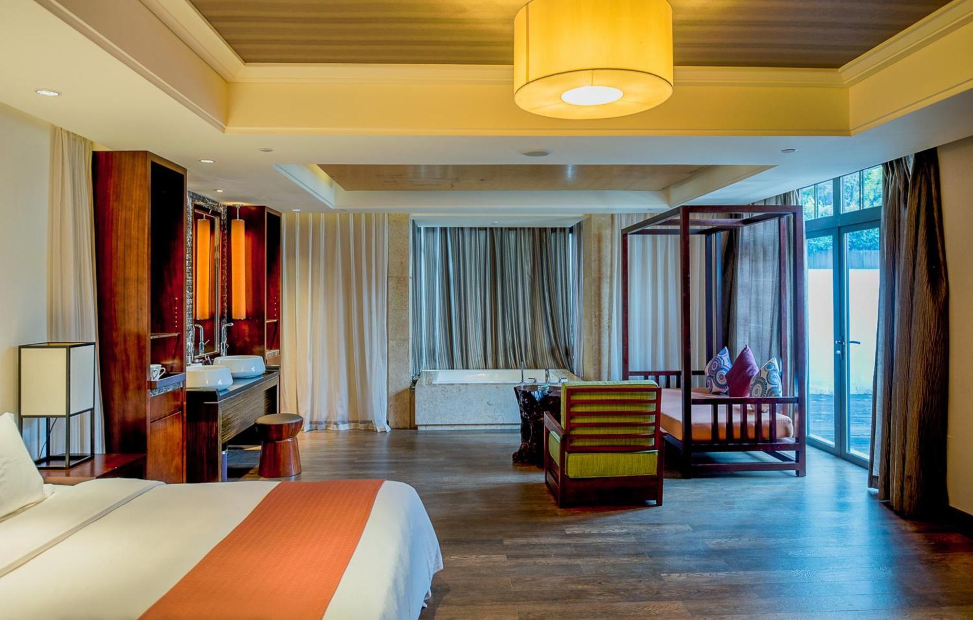 Holiday Inn Resort Chaohu Hot Spring By Ihg Hefei Bagian luar foto